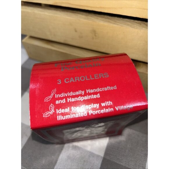 Vintage Christmas Village 3 Carollers Figurine 1990 EPI International Porcelain - Picture 3 of 8